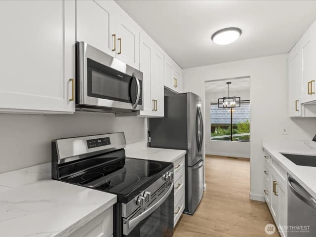 Property photo for 9905 Ne 124th Street #703, Kirkland photo 2