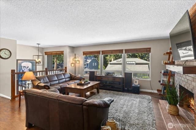 Property photo for 30718 5th Place S, Federal Way photo 4
