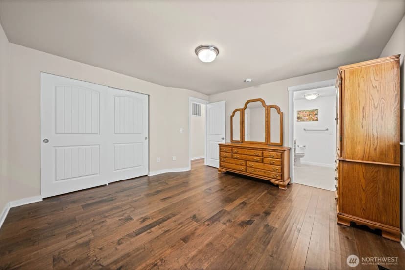 Property photo for 9812 Kooley Drive Nw, Gig Harbor photo 11