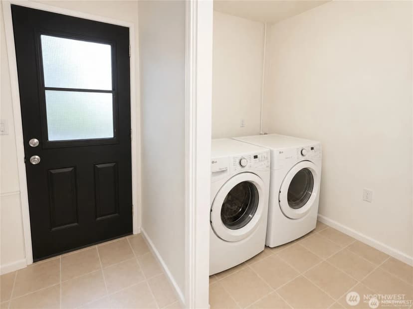 Property photo for 9439 11th Avenue Sw, Seattle photo 19