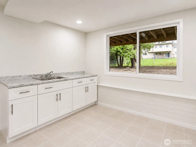 Property photo for 9439 11th Avenue Sw, Seattle photo 15