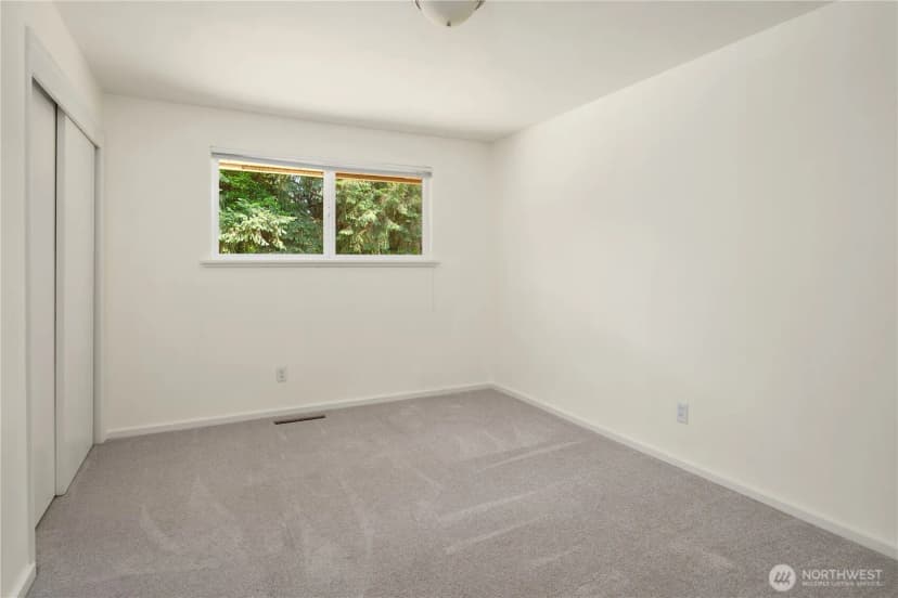 Property photo for 10466 Se 19th Street, Bellevue photo 11