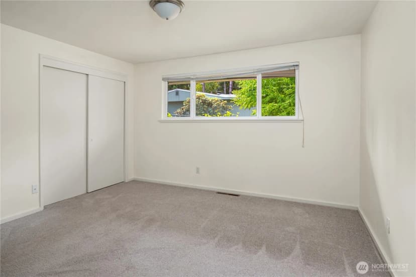 Property photo for 10466 Se 19th Street, Bellevue photo 12