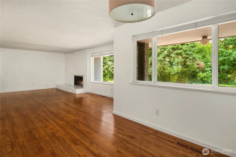 Property photo for 10466 Se 19th Street, Bellevue photo 6