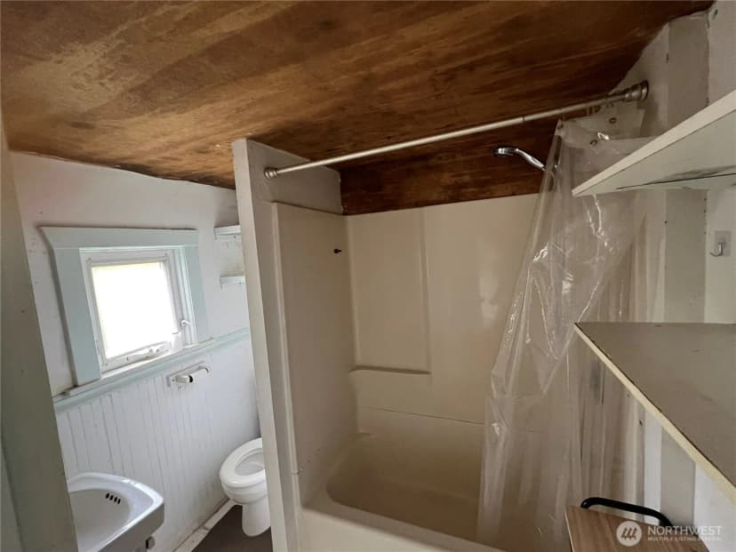 Property photo for 1806 12th Street, Anacortes photo 14