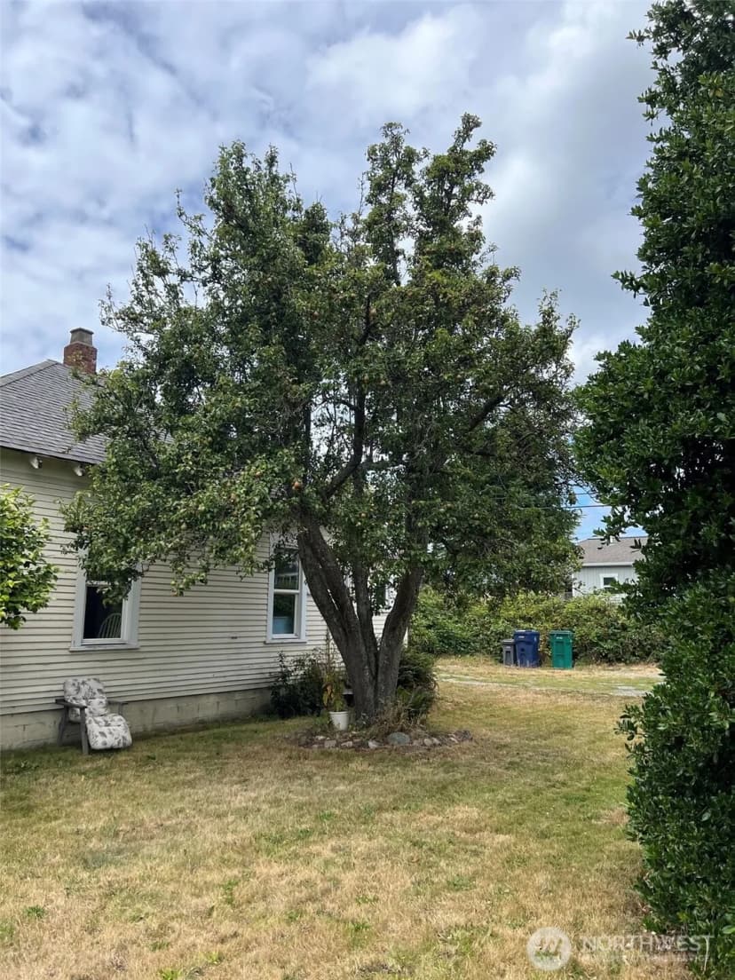 Property photo for 1806 12th Street, Anacortes photo 19