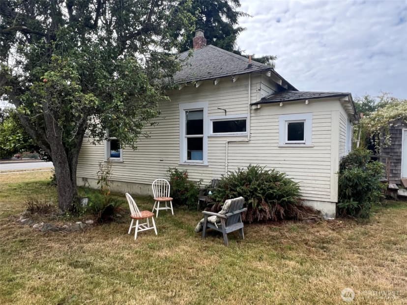 Property photo for 1806 12th Street, Anacortes photo 16