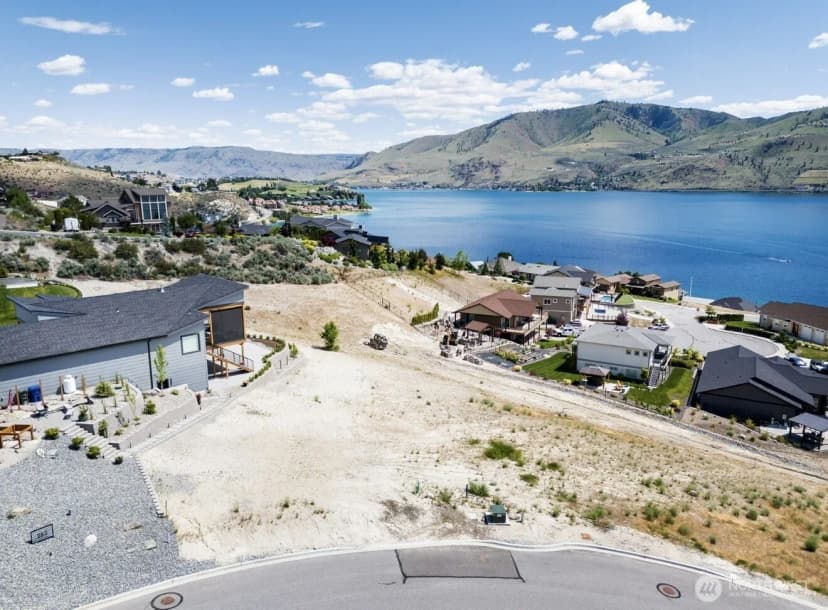 Property photo for 260 Apple Avenue, Chelan