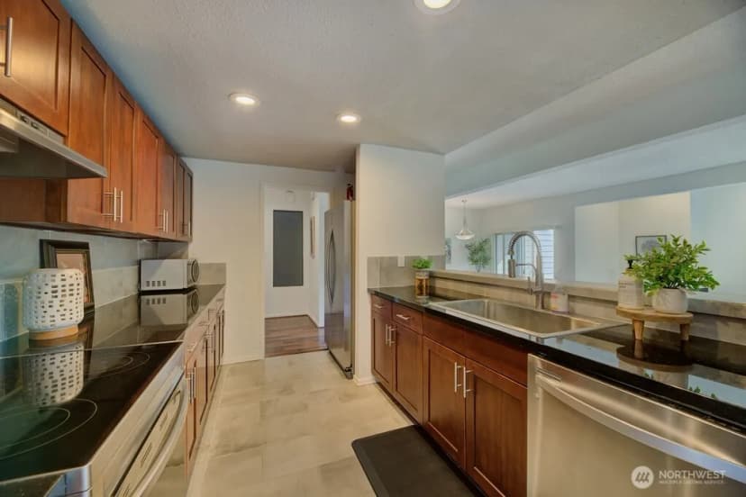 Property photo for 7427 Old Redmond Road #322, Redmond photo 10