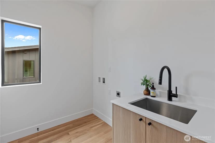 Property photo for 11312 Ne 60th Street, Kirkland photo 29