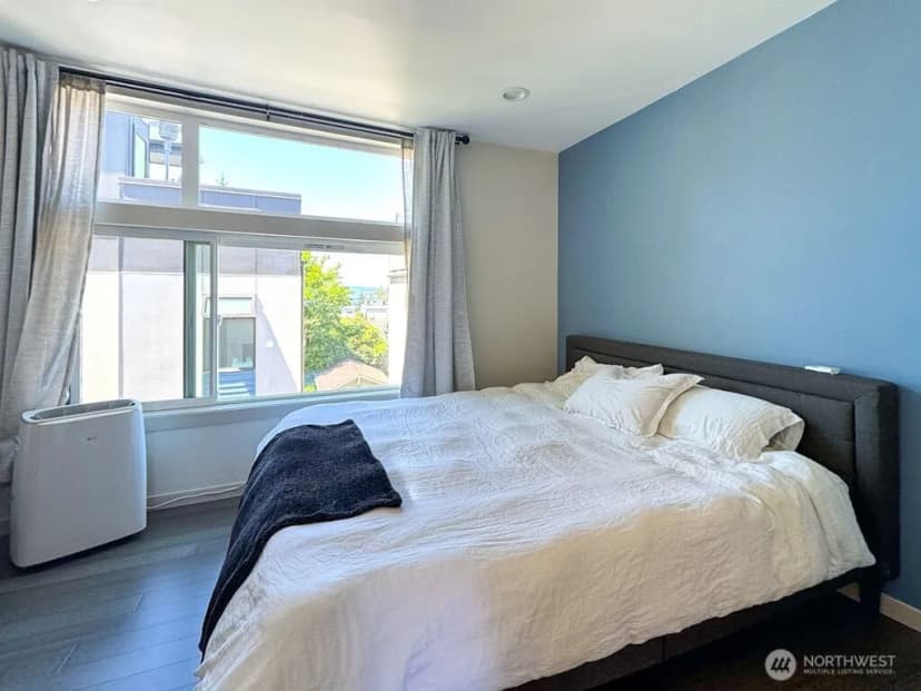 Property photo for 6911 California Avenue Sw #c, Seattle photo 22