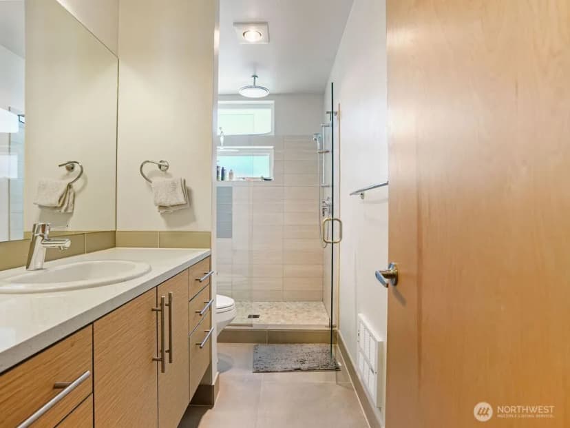 Property photo for 6911 California Avenue Sw #c, Seattle photo 28