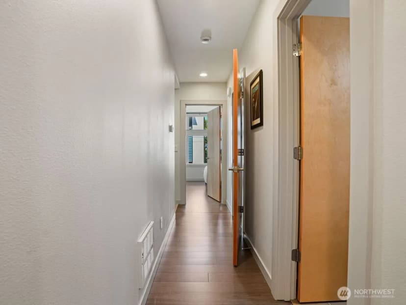 Property photo for 6911 California Avenue Sw #c, Seattle photo 15