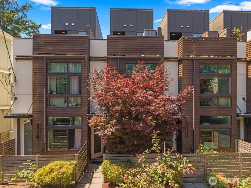 Property photo for 6911 California Avenue Sw #c, Seattle photo 3