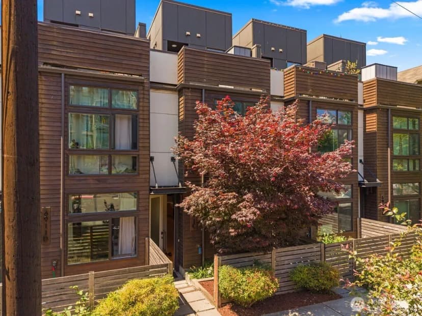 Property photo for 6911 California Avenue Sw #c, Seattle