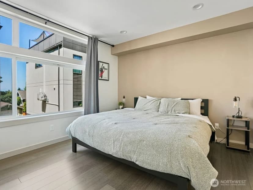 Property photo for 6911 California Avenue Sw #c, Seattle photo 17