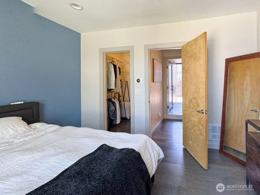 Property photo for 6911 California Avenue Sw #c, Seattle photo 24