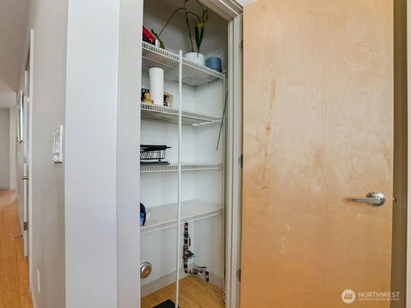 Property photo for 6911 California Avenue Sw #c, Seattle photo 13