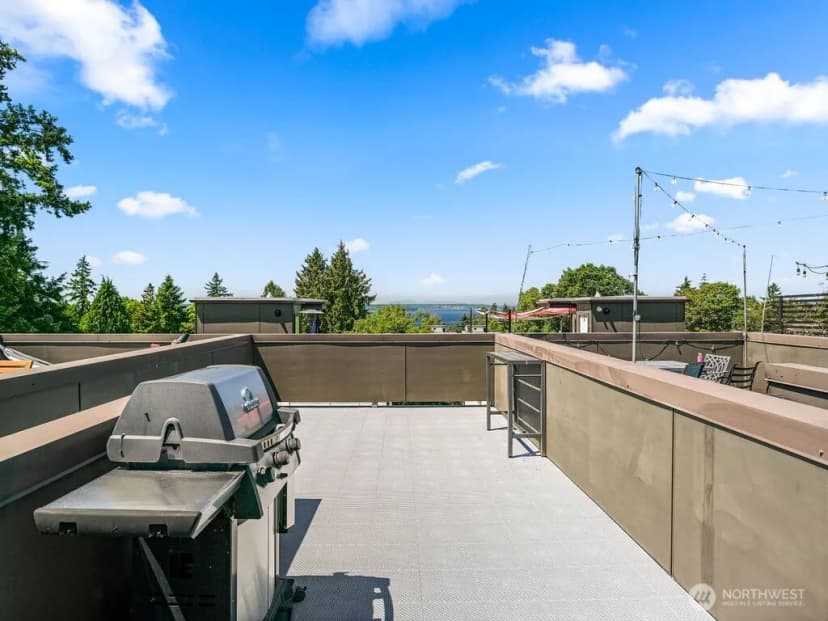 Property photo for 6911 California Avenue Sw #c, Seattle photo 32