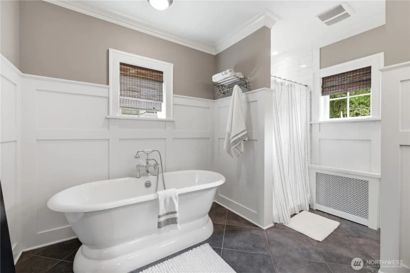 Property photo for 3127 Broadway E, Seattle photo 20