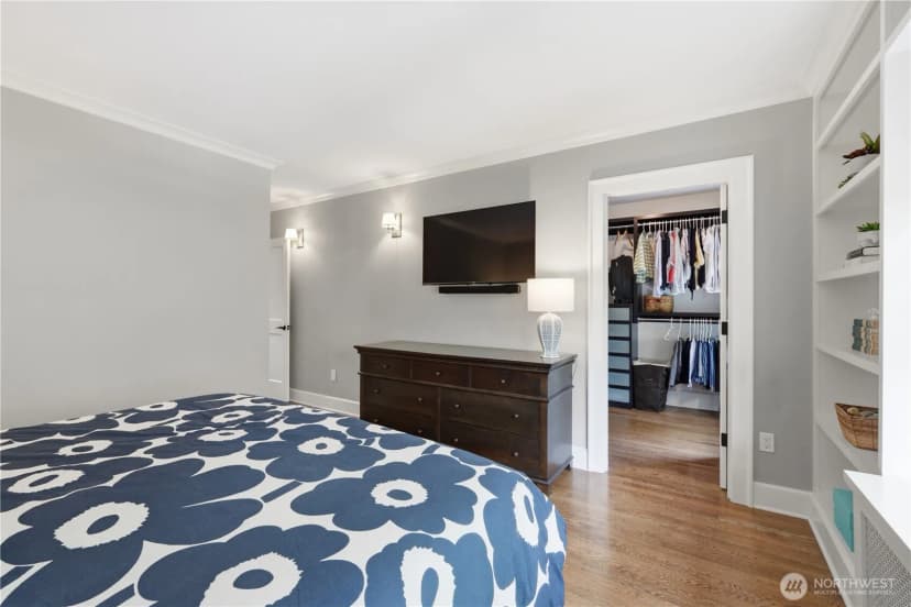 Property photo for 3127 Broadway E, Seattle photo 18
