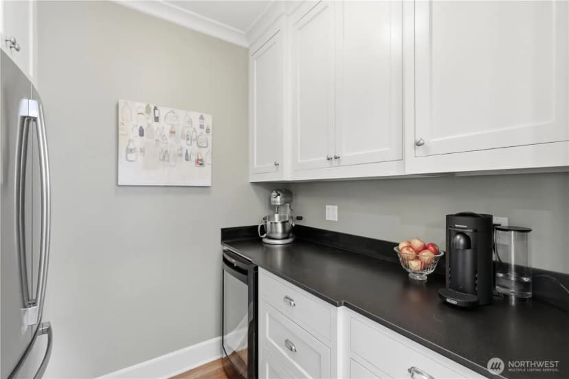 Property photo for 3127 Broadway E, Seattle photo 10