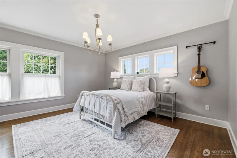 Property photo for 3127 Broadway E, Seattle photo 23