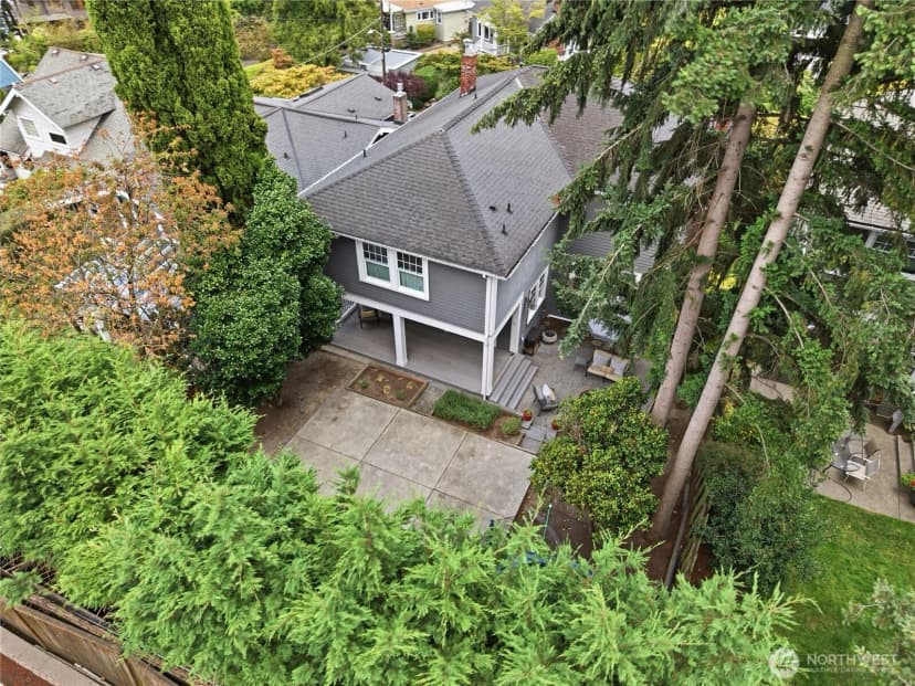 Property photo for 3127 Broadway E, Seattle photo 39