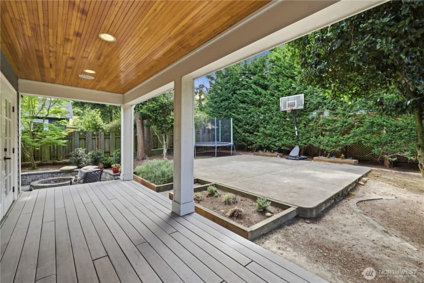 Property photo for 3127 Broadway E, Seattle photo 32