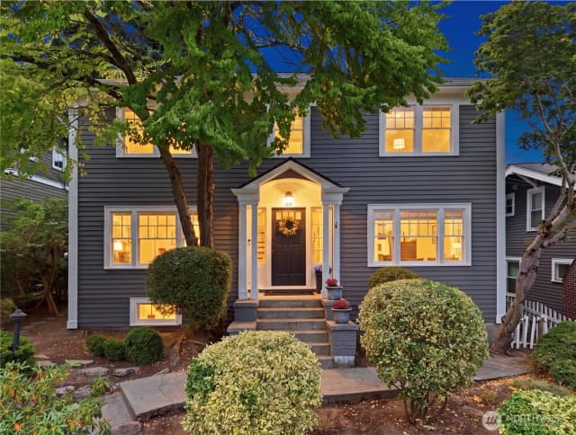 Property photo for 3127 Broadway E, Seattle photo 2