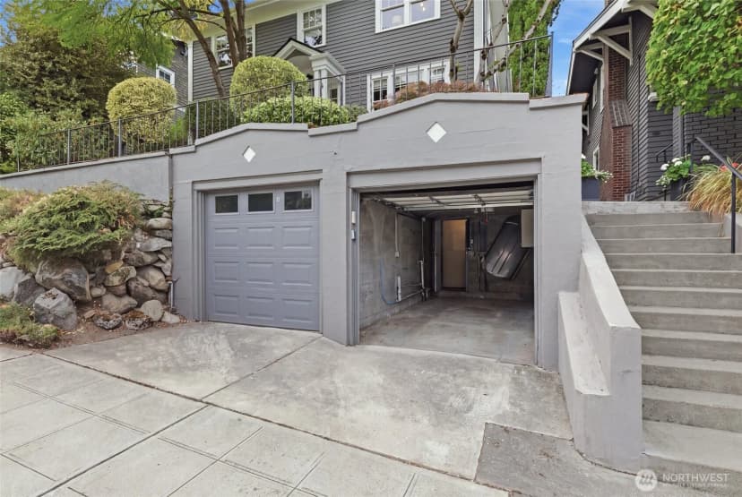 Property photo for 3127 Broadway E, Seattle photo 36