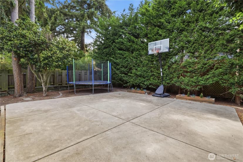 Property photo for 3127 Broadway E, Seattle photo 33