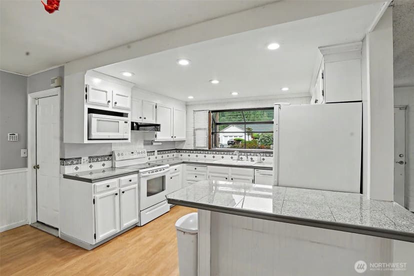 Property photo for 415 R Street Ne, Auburn photo 8