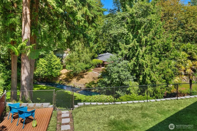 Property photo for 2012 Ne 127th Street, Seattle photo 3