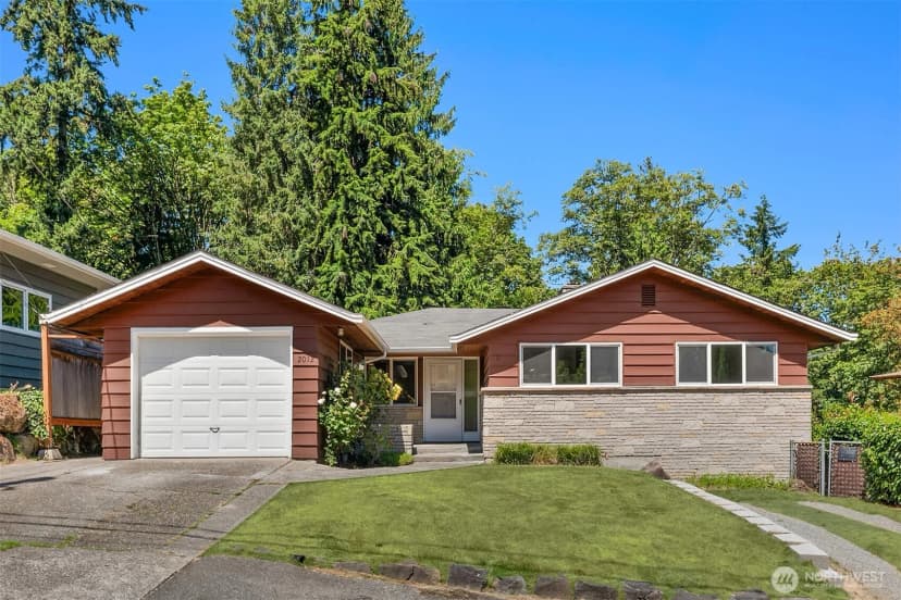 Property photo for 2012 Ne 127th Street, Seattle photo 2