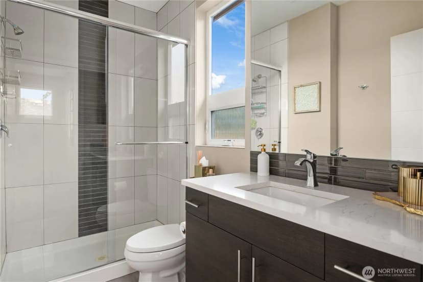 Property photo for 1527 Lyons Avenue Ne, Renton photo 25