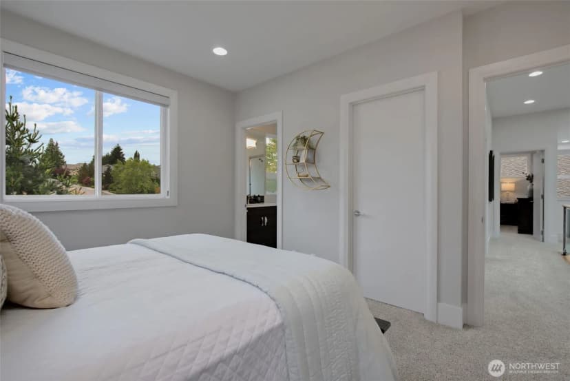 Property photo for 1527 Lyons Avenue Ne, Renton photo 27