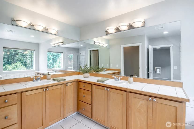 Property photo for 28011 Maple Ridge Way Se, Maple Valley photo 22