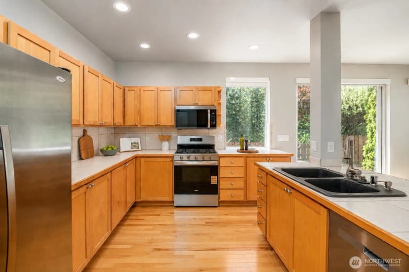 Property photo for 28011 Maple Ridge Way Se, Maple Valley photo 8