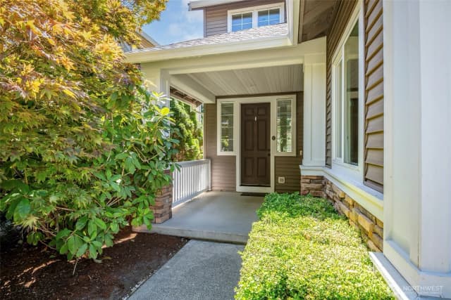 Property photo for 28011 Maple Ridge Way Se, Maple Valley photo 2