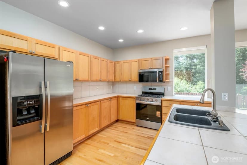 Property photo for 28011 Maple Ridge Way Se, Maple Valley photo 10