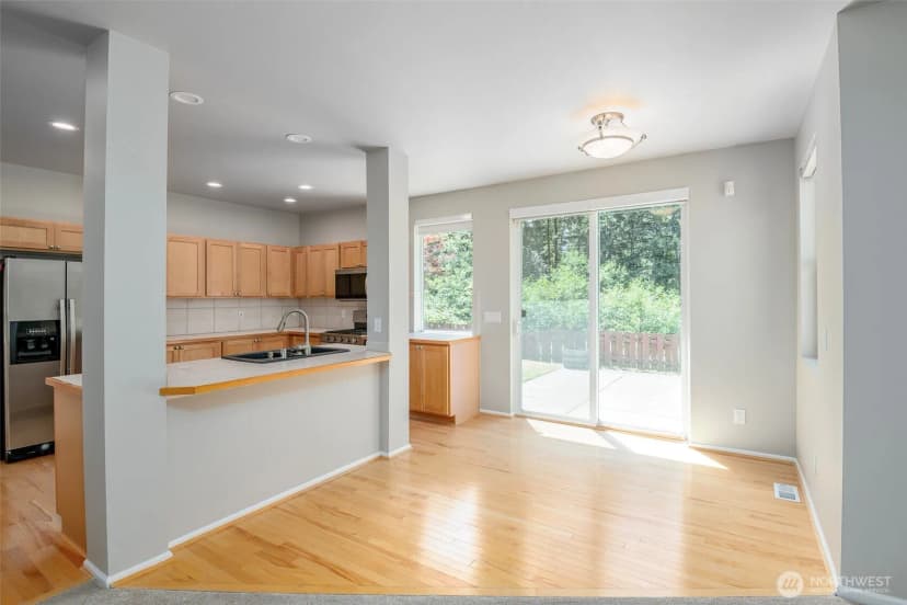 Property photo for 28011 Maple Ridge Way Se, Maple Valley photo 12