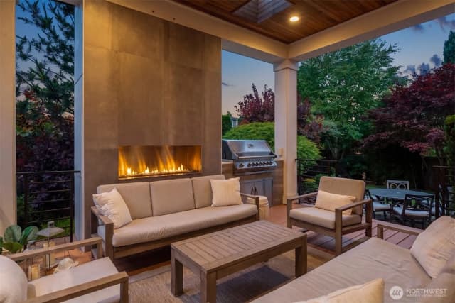 Property photo for 1527 Lyons Avenue Ne, Renton photo 3