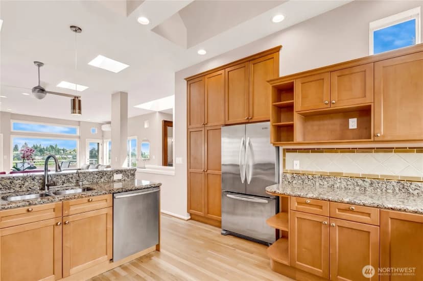Property photo for 3406 37th Avenue W, Seattle photo 12