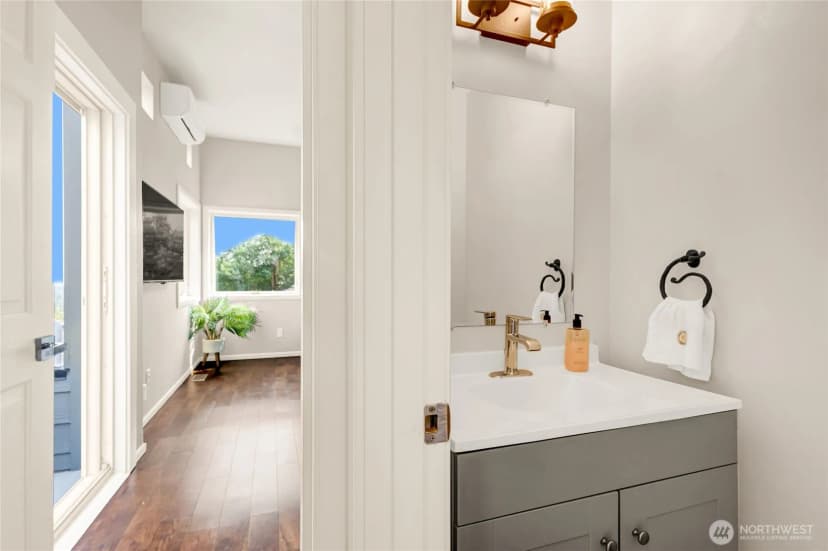 Property photo for 3406 37th Avenue W, Seattle photo 18