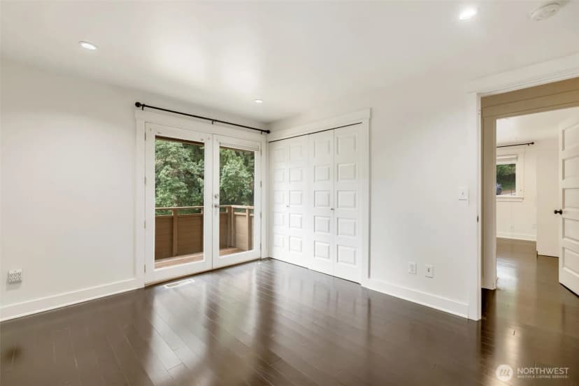 Property photo for 17120 Ne 2nd Place, Bellevue photo 12