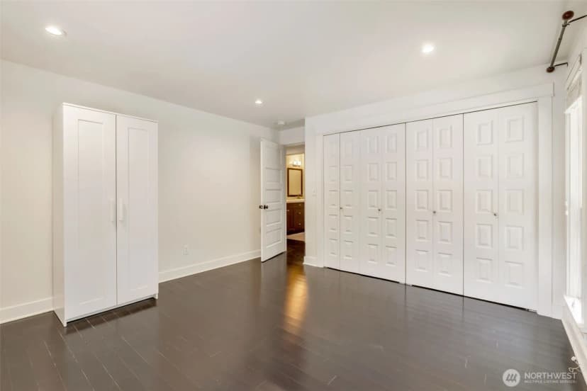 Property photo for 17120 Ne 2nd Place, Bellevue photo 13