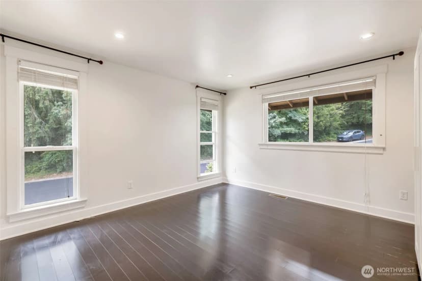 Property photo for 17120 Ne 2nd Place, Bellevue photo 15