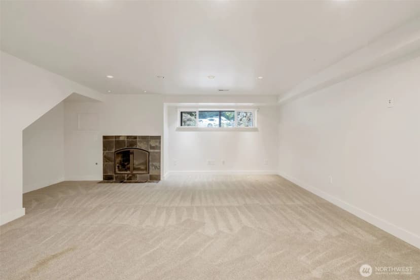 Property photo for 17120 Ne 2nd Place, Bellevue photo 19