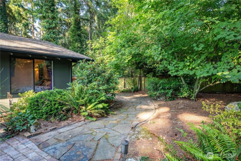 Property photo for 3040 164th Place Ne, Bellevue photo 24